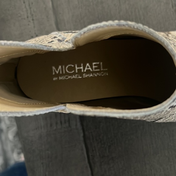 Boots / Booties - Picture 4 of 5